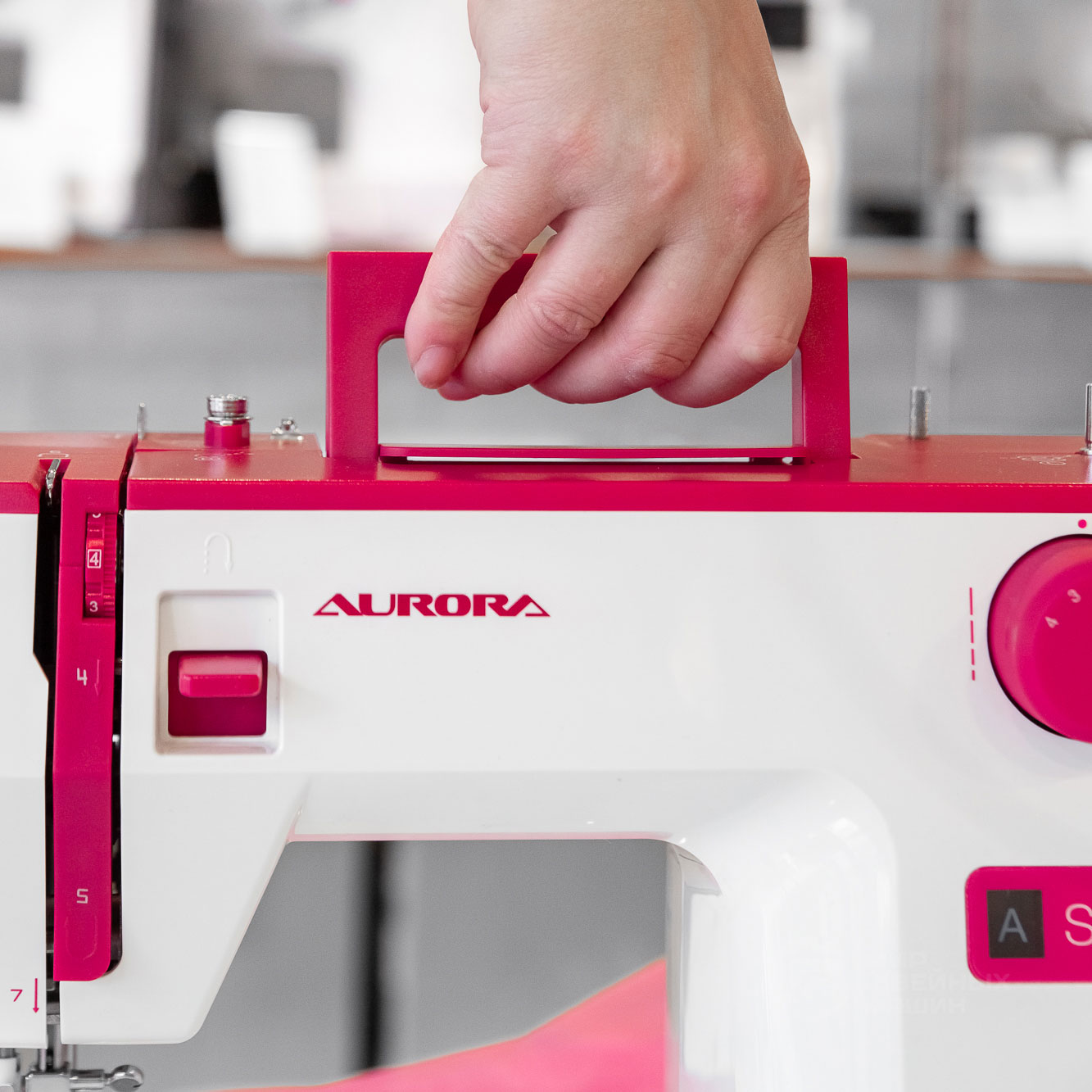 Большой выбор швейных и вышивальных машин бренда Аurora